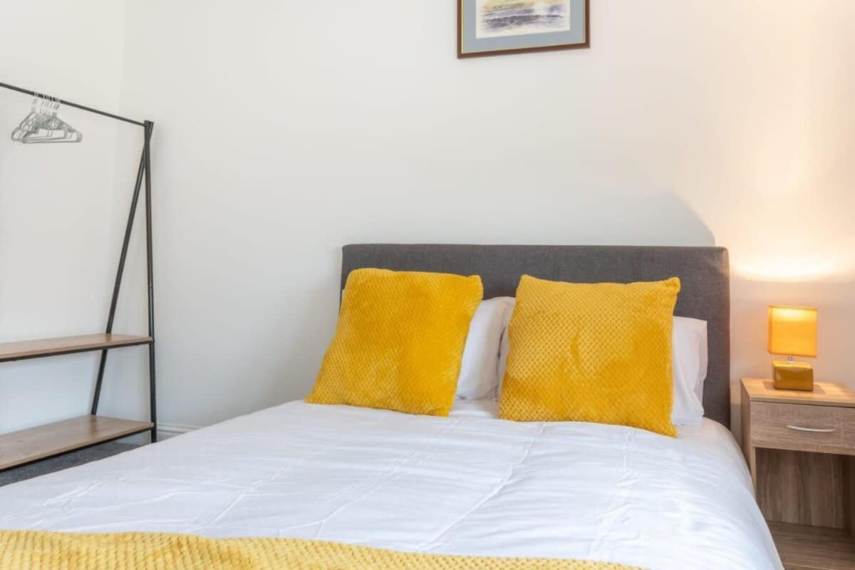 Lovely 2 Bed Close To Centre
