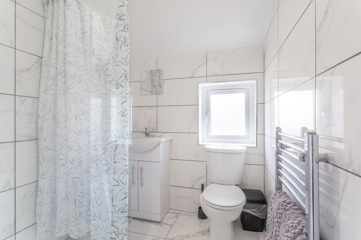 Lovely 2 Bed Close To Centre Apartment